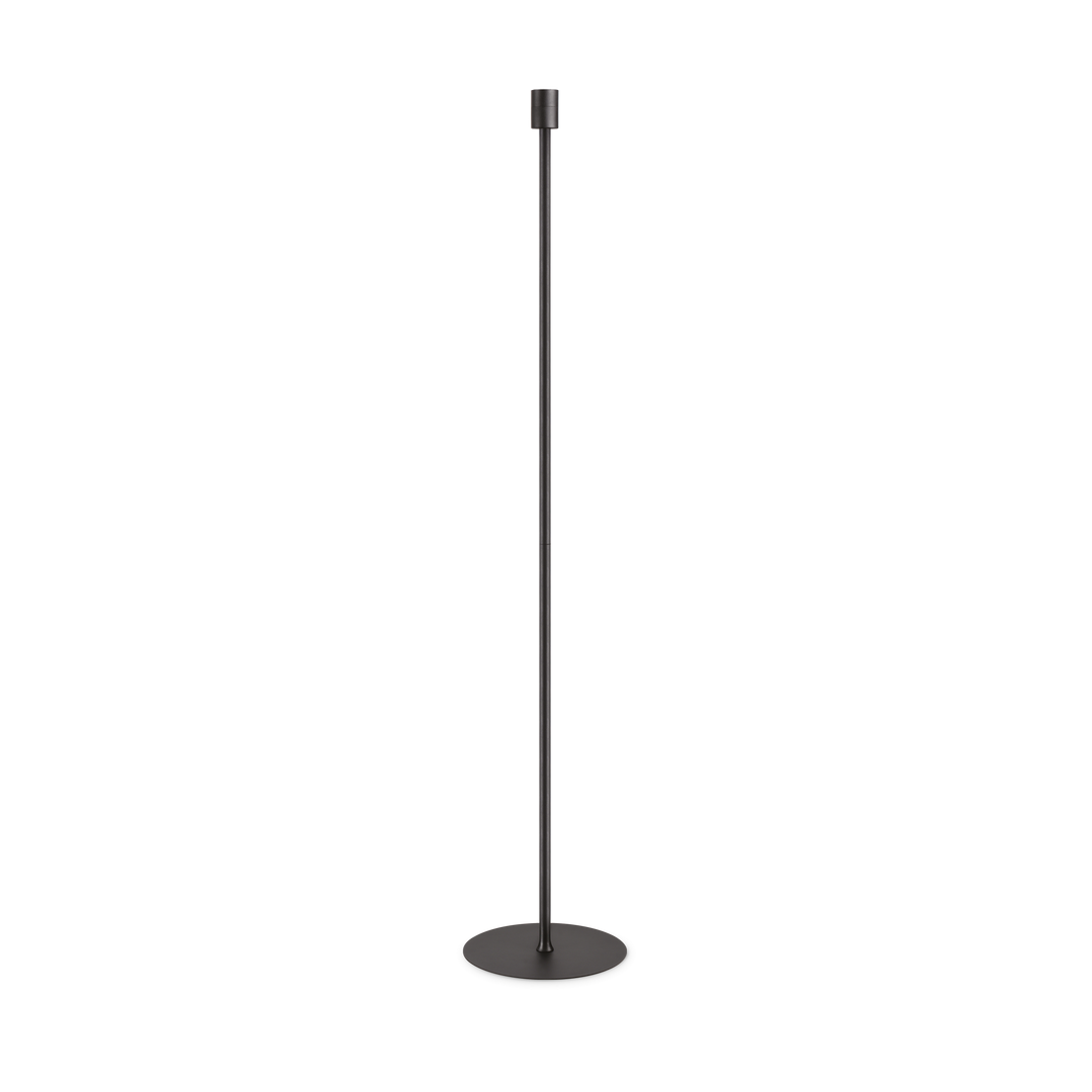 Lampadar negru simplu Set Up