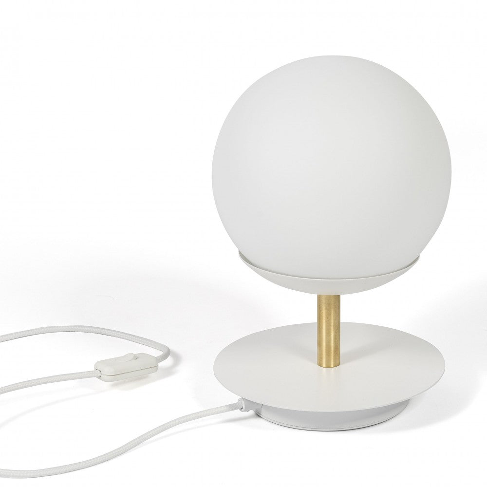 Lampa de masa Plaat ST alba Lampa de masa cu alama