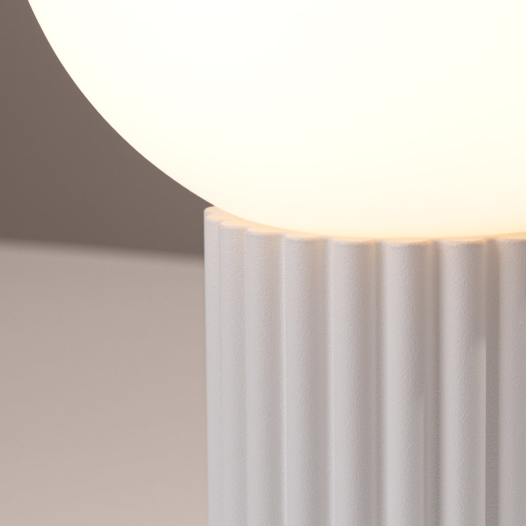 Lampa de masa HALO alb
