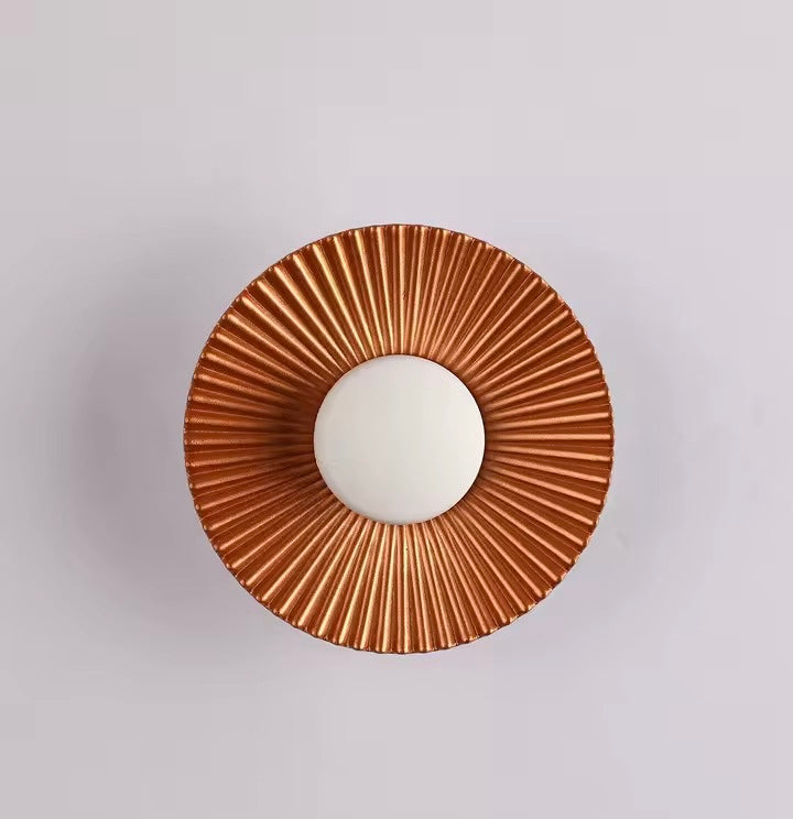 Aplica de perete de design in forma de disc metalic cu striatii Alumi