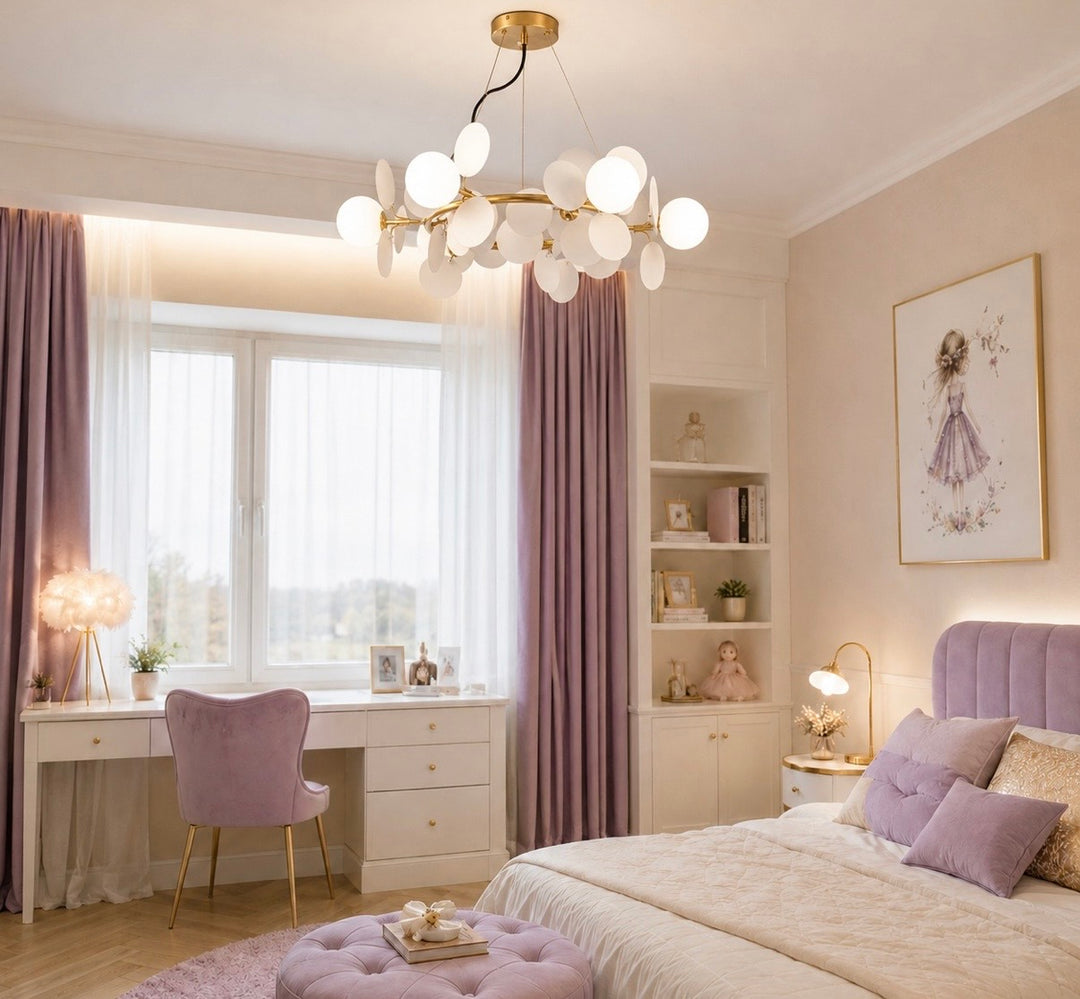 Lustra aurie cu petale albe Chic-9 75cm