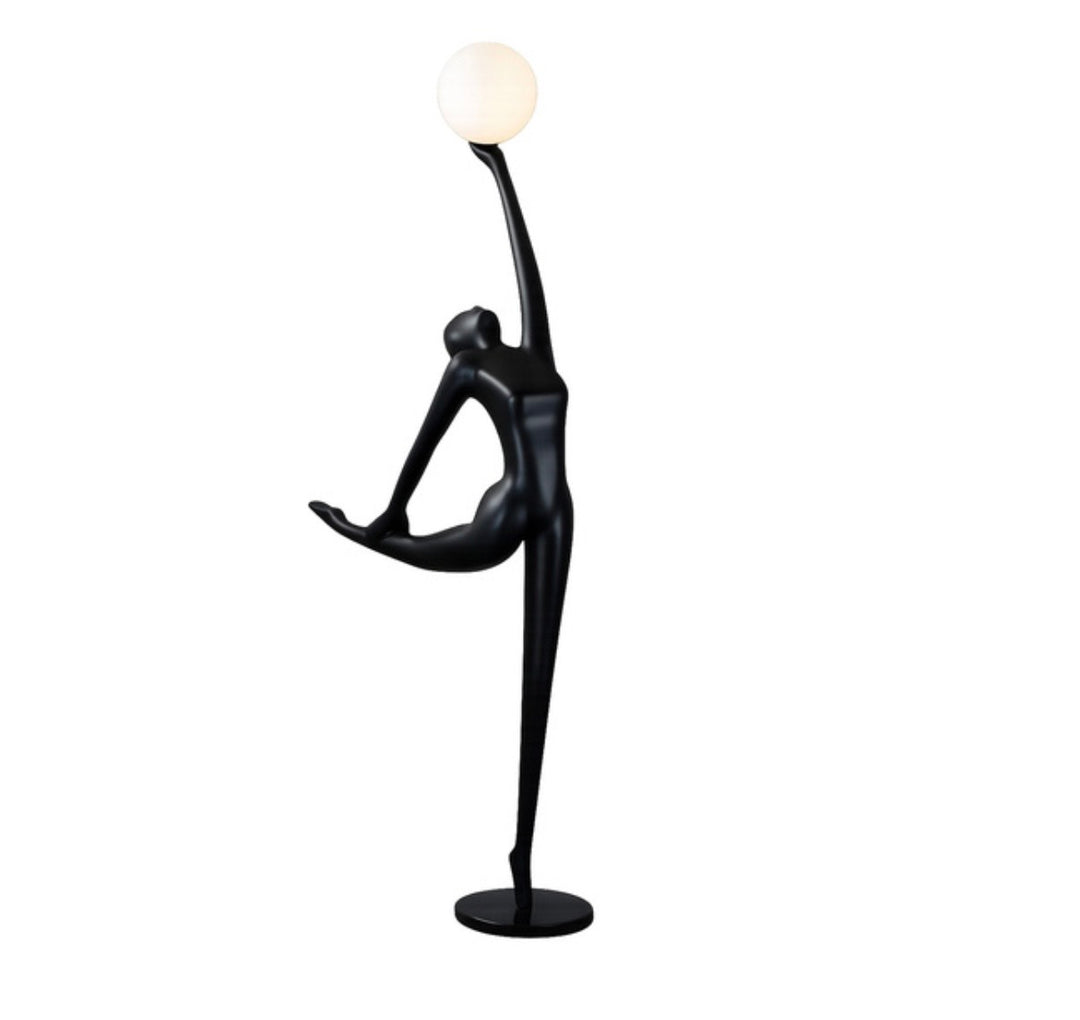 Lampadar negru in forma de balerina cu abajur alb mat