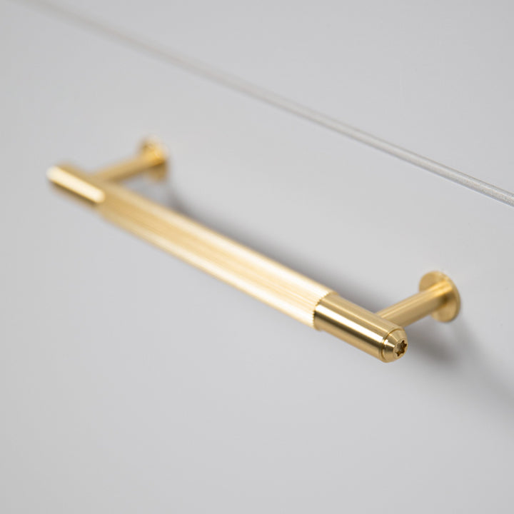 Maner pentru mobilier Linear Buster + Punch