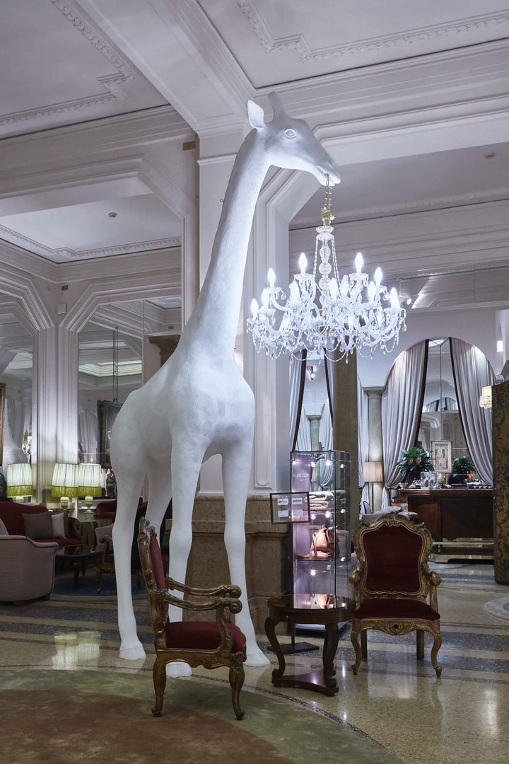 Lampadar Giraffe in Love XL exterior by Qeeboo