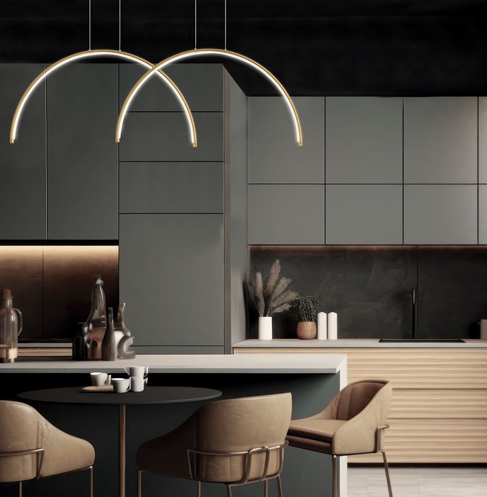 Lustra aurie cu 2 semicercuri suspendate Megan