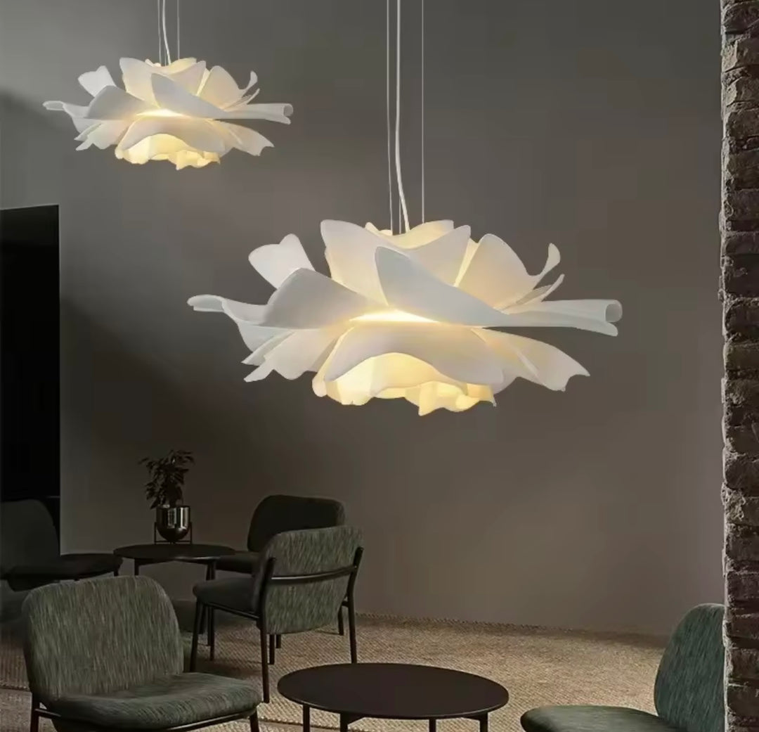 Lustra alba de design tip floare Petal