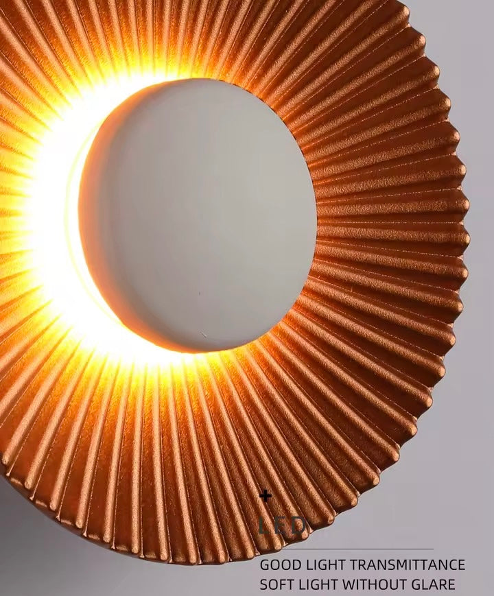 Aplica de perete de design in forma de disc metalic cu striatii Alumi