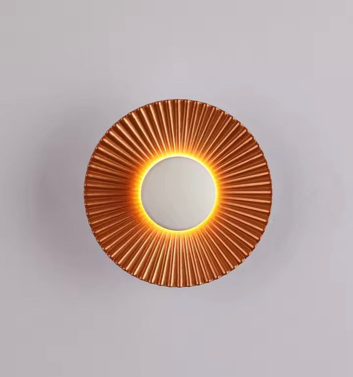 Aplica de perete de design in forma de disc metalic cu striatii Alumi