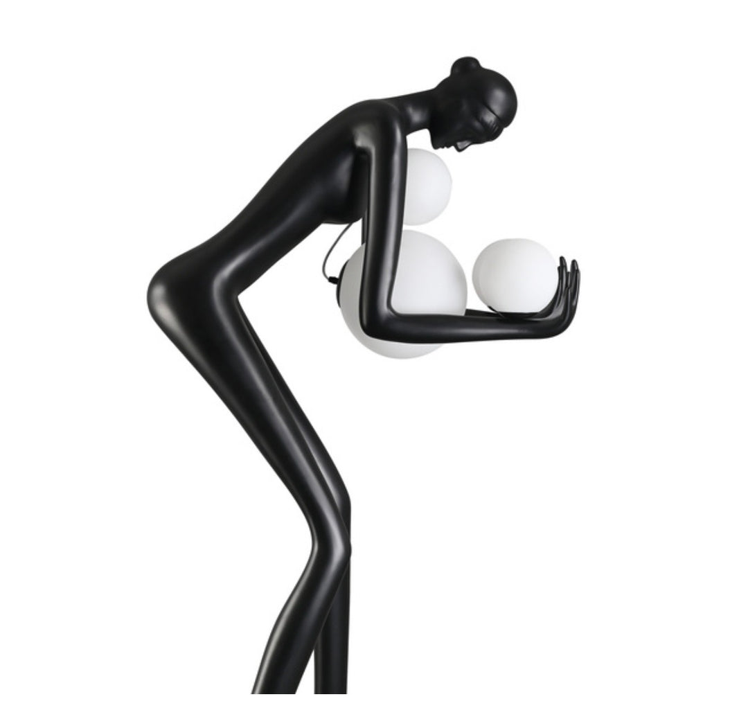 Statueta lampadar  cu o siluetă feminica  ce poartă globuri de sticlă Woman 2