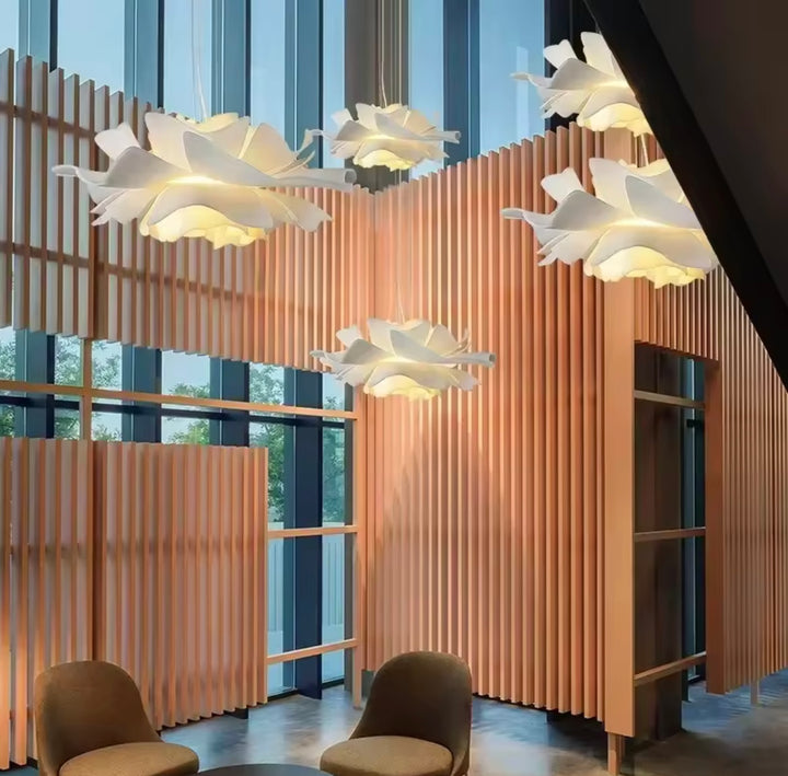 Lustra alba de design tip floare Petal