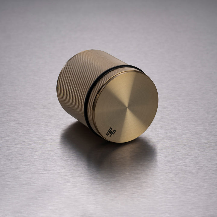Opritor usa mare pe podea - Buster & Punch