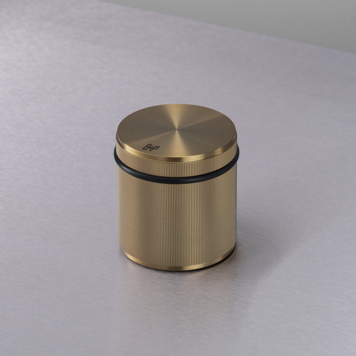 Opritor usa mare pe podea - Buster & Punch