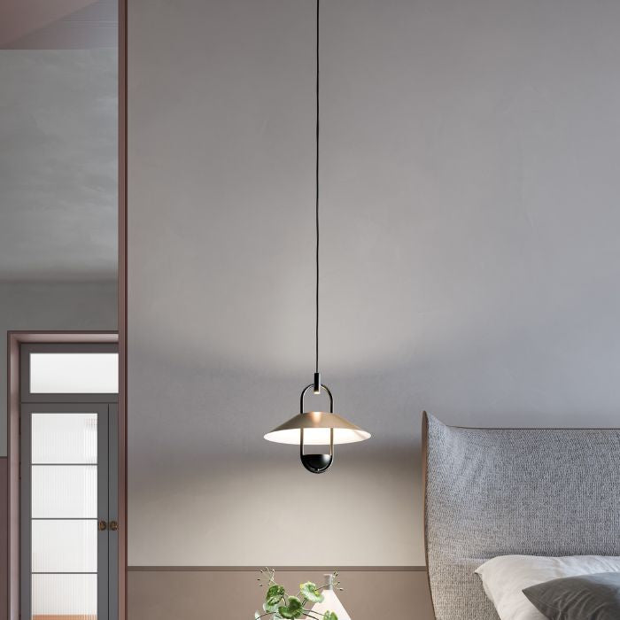 Pendul cu abajur in forma de palnie Luppiter