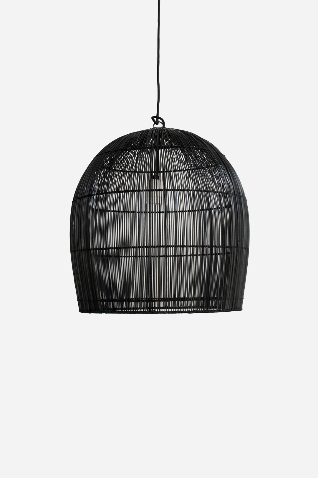 Lustra cu abajur din palmier Buri Bulb by Ay illuminate