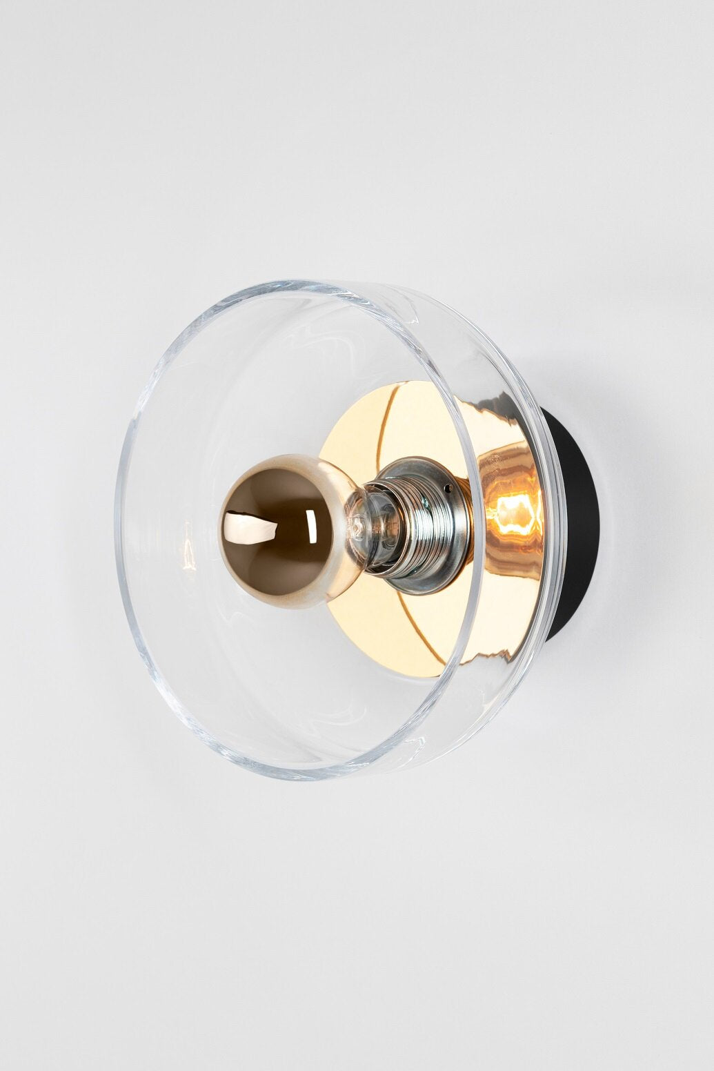 Aplica cu abajur din sticla prelucrata manual Neutrino 342 by Lumo Concept