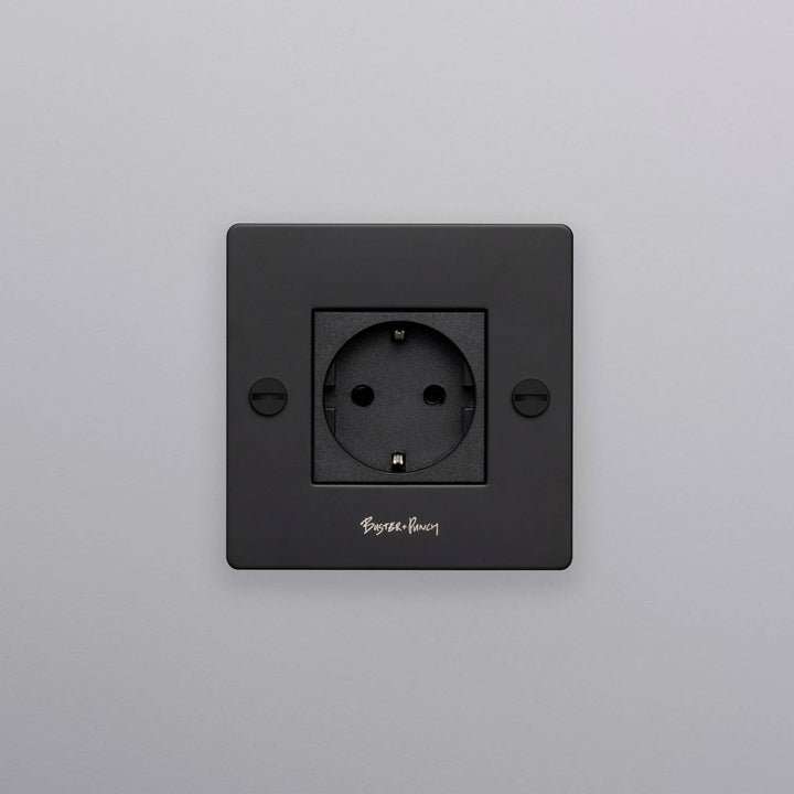 Priza finisaj negru 1G/ Cross Buster + Punch