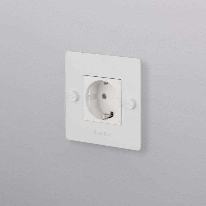 Priza finisaj alb 1G/ Cross Buster + Punch