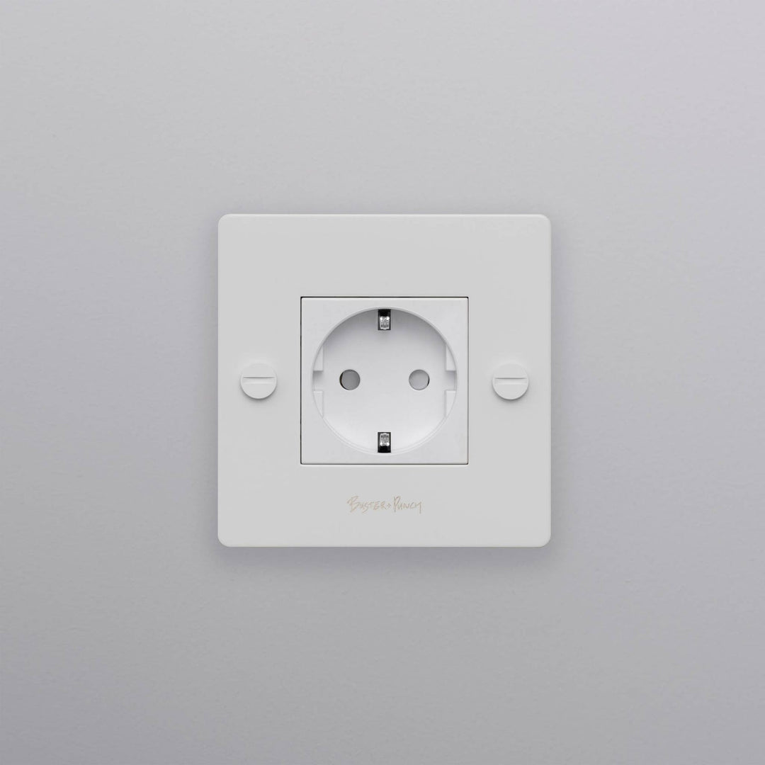 Priza finisaj alb 1G/ Cross Buster + Punch
