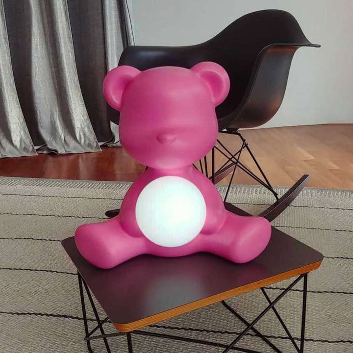 Lampa de masa cu acumulator Teddy Girl Qeeboo