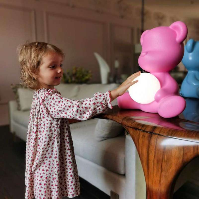 Lampa de masa cu acumulator Teddy Girl Qeeboo