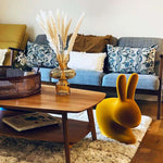 Scaun in forma de iepure cu finisaj catifelat Rabbit by Qeeboo