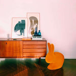 Scaun in forma de iepure cu finisaj catifelat Rabbit by Qeeboo
