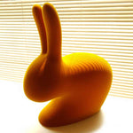 Scaun in forma de iepure pentru copii cu finisaj catifelat Rabbit by Qeeboo