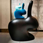 Suport pentru carti Rabbit cu finisaj de catifea by Qeeboo