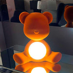 Lampa de podea cu acumulator Teddy Girl - finisaj de catifea Qeeboo