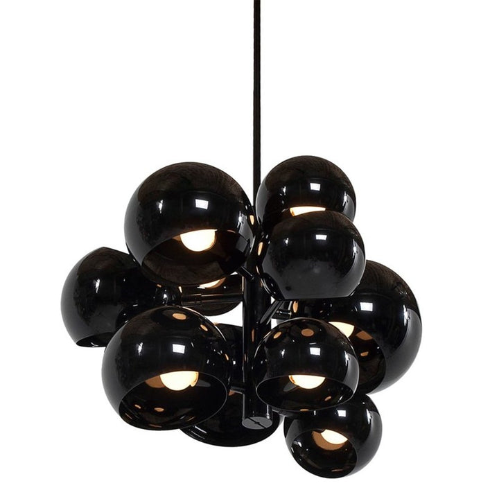Lustra cu abajururi negre lucioasa atarnate de o tija metalica neagra Astronomy by Step into design