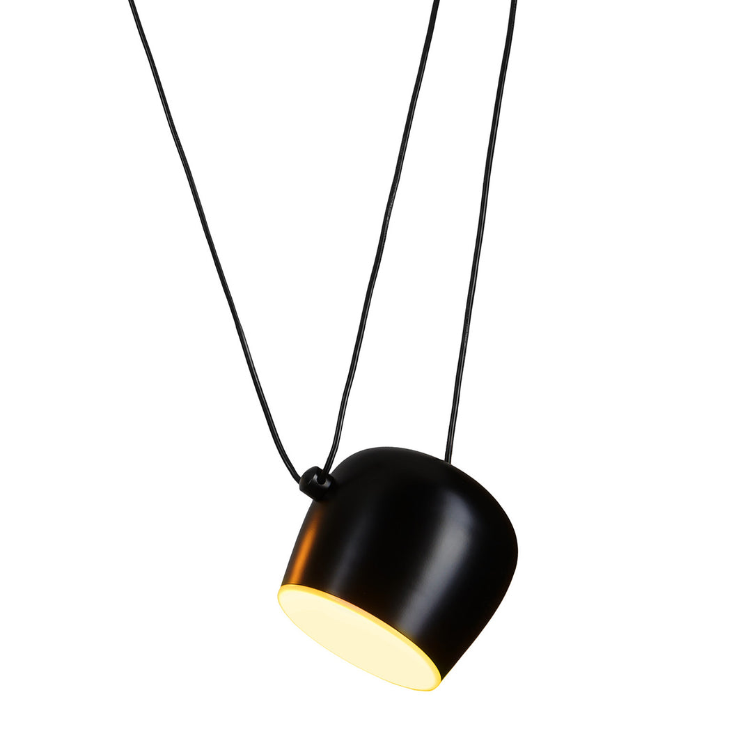 Lustra cu abajur suspendat de culoare neagra Benna by Step into design