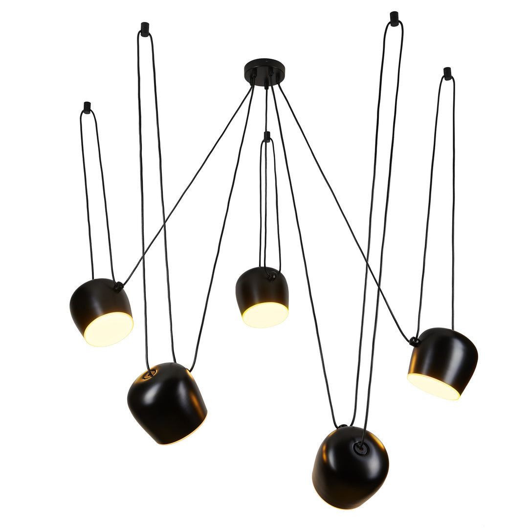 Lustra cu abajur suspendat de culoare neagra Benna by Step into design