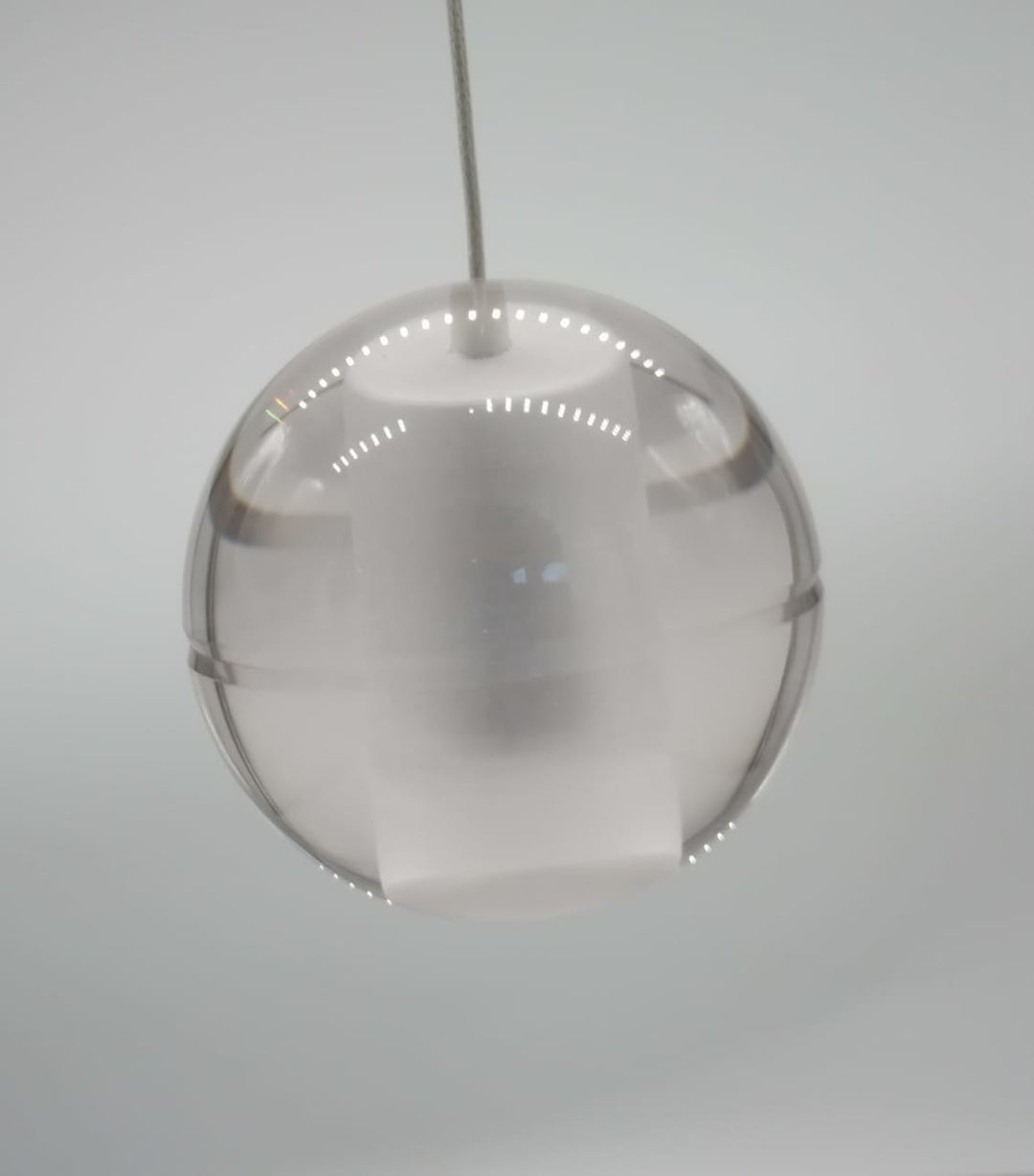 Pendul de culoare alba cu abajur din sticla transparenta STARLIGHT by Step into design
