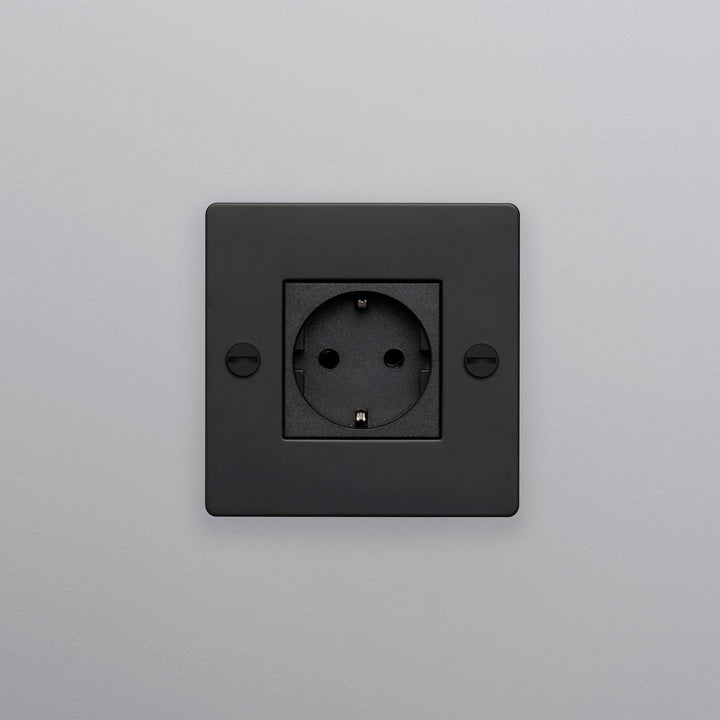 Priza finisaj negru 1G/ Cross Buster + Punch