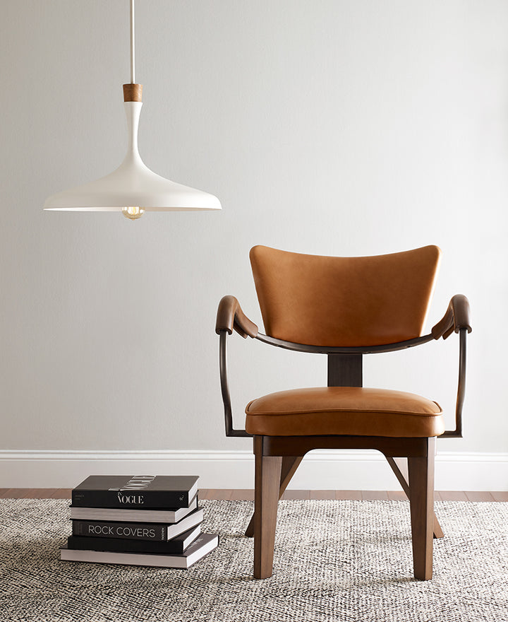 Pendul Darwin 1 lt Matte alb cu Wood accent
