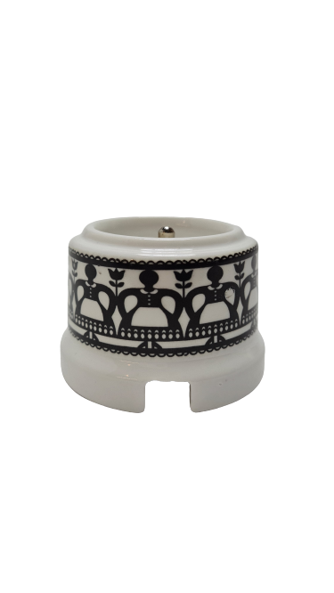 Priza aparenta French cu impamantare alba cu decor negru