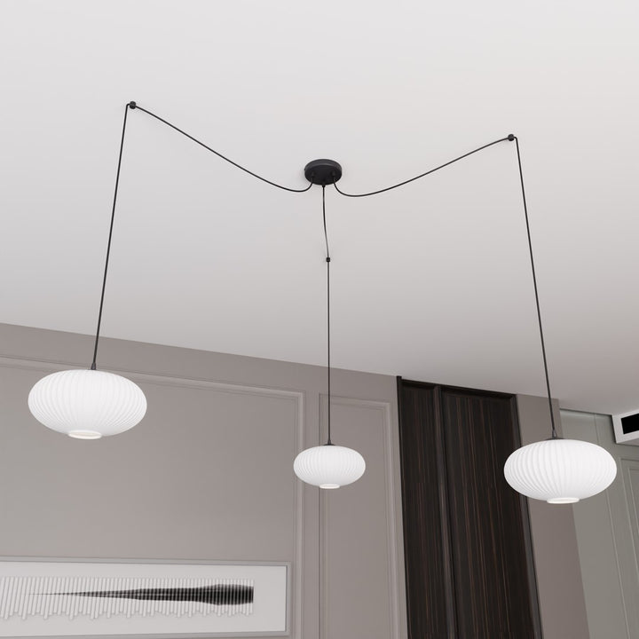 Lustra suspendata ORIGO 3 neagra cu abajur opal