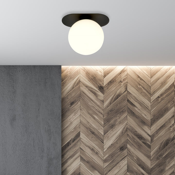 Plafoniera PLAZA 1 neagra cu abajur opal