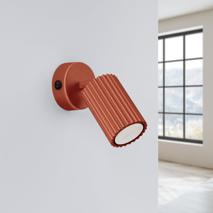 Lampa de perete KARBON rosu ocru cu un comutator