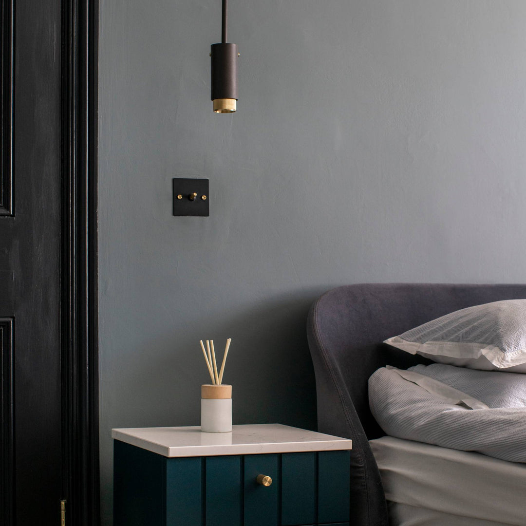 Intrerupator negru 1G Toggle Cross Buster + Punch